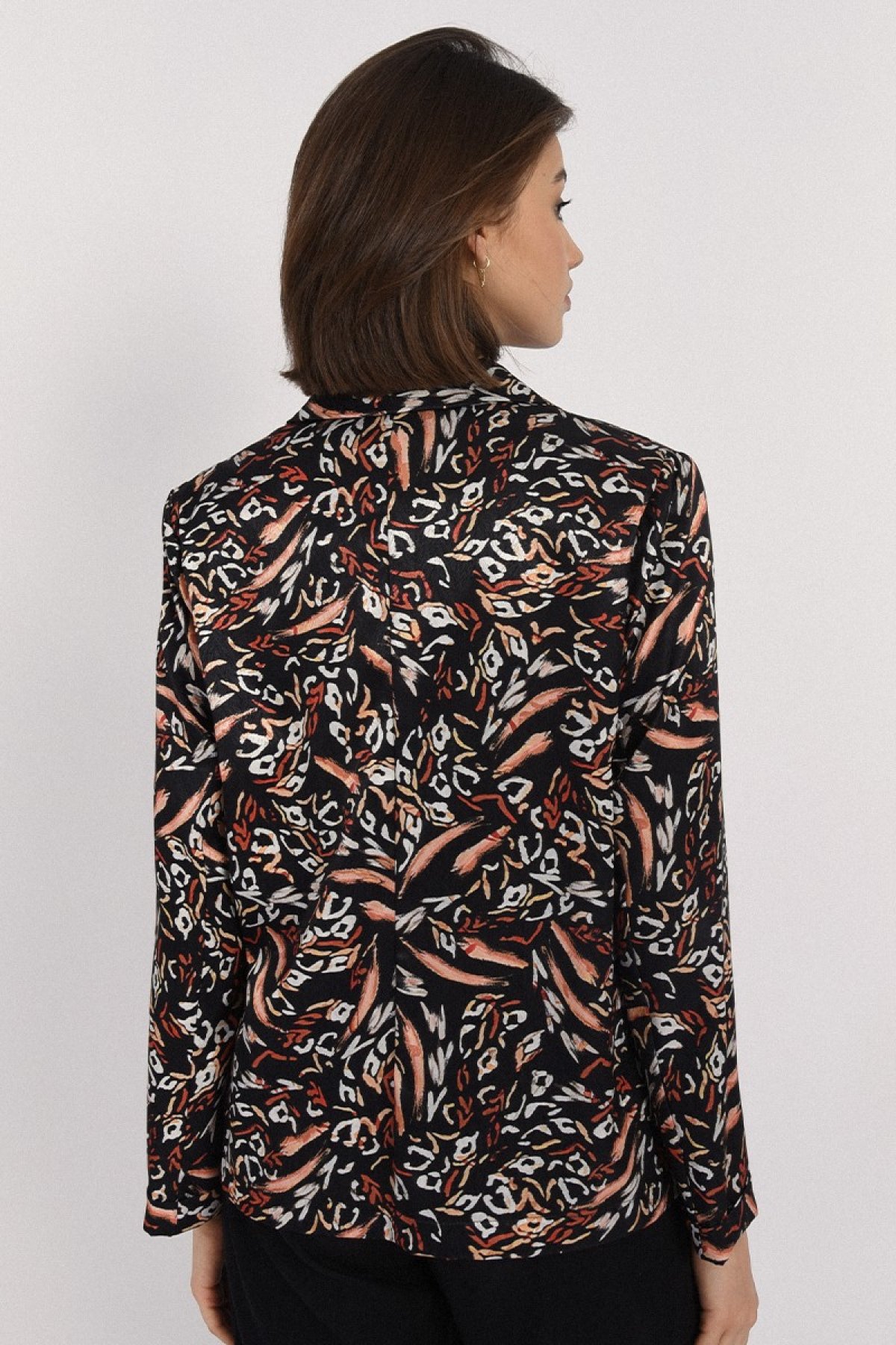 Molly bracken R1686BE