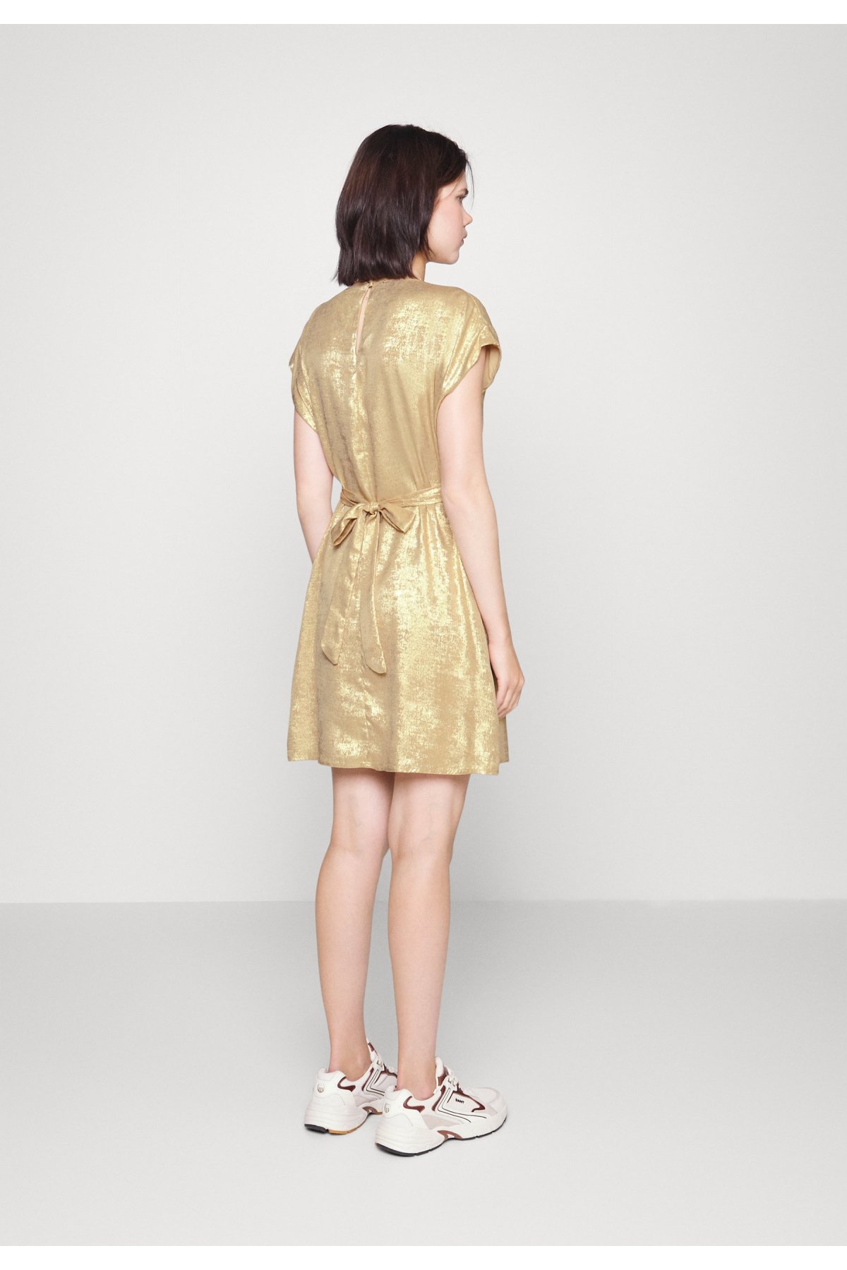 Molly bracken T1478BAH