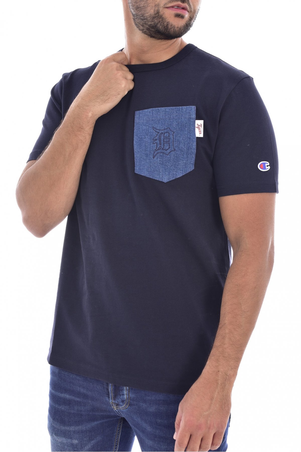 214627 BS501-Champion