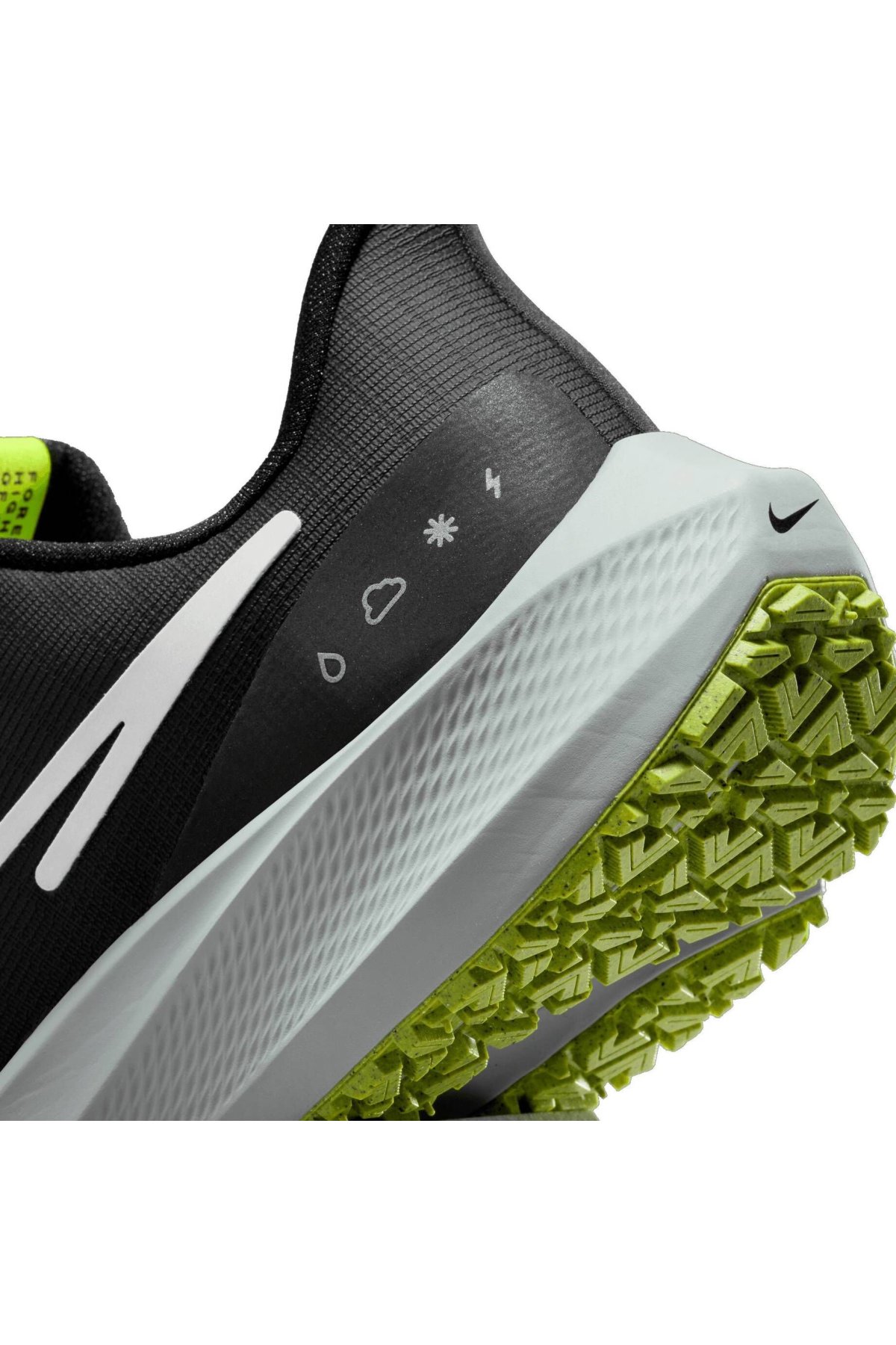 Nike DC4073 001 AIR ZOOM PEGASUS 38 SHIELD