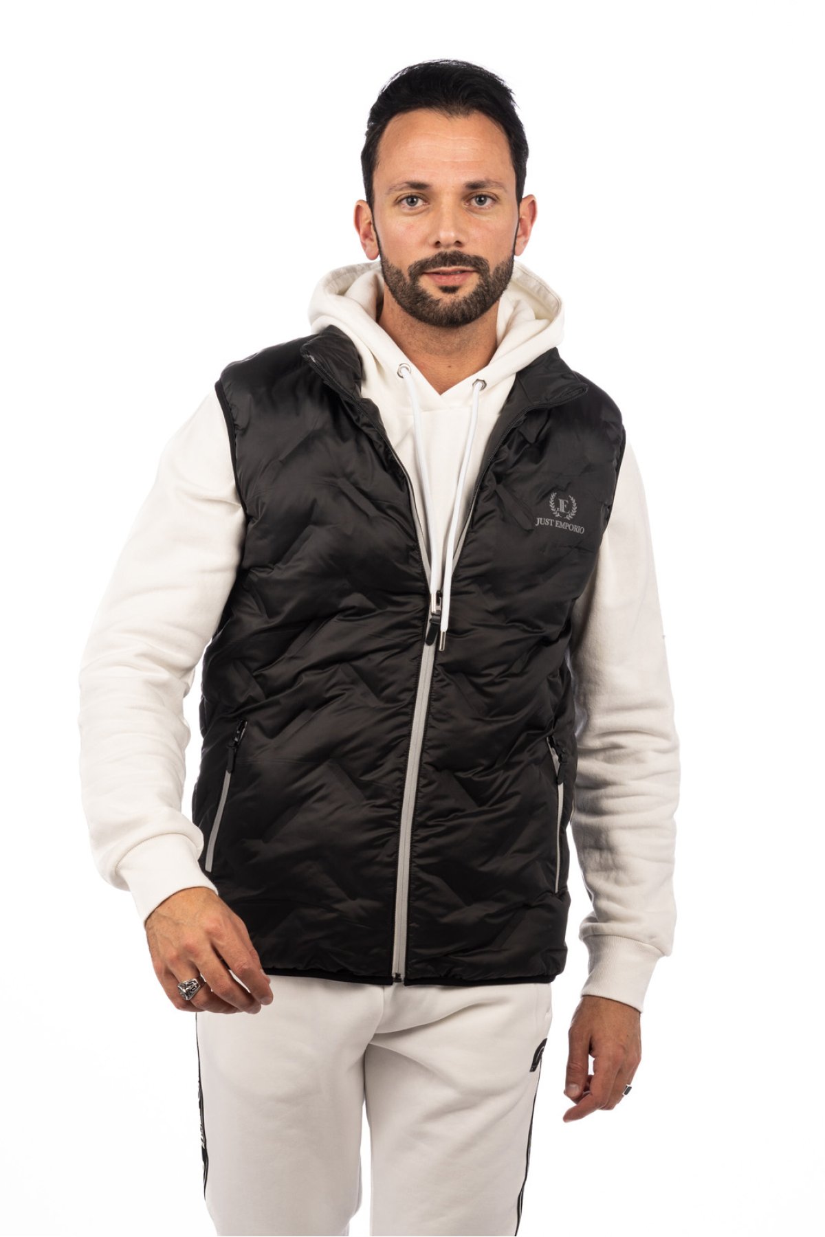 JE-NAMOS-Just Emporio