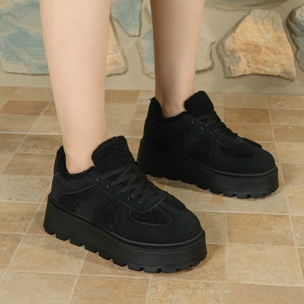 Set negro de ropa deportiva en VadOutlet